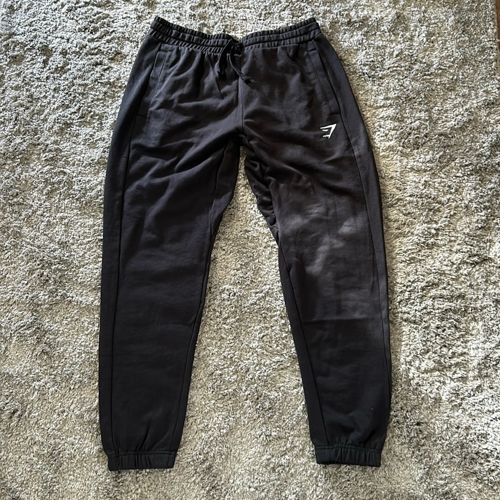 Large Men’s Black Gymshark sweats